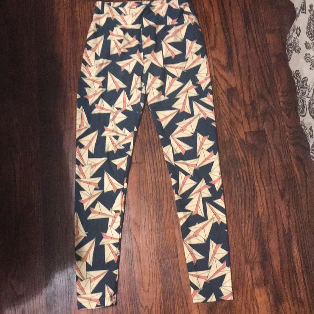 Lularoe OS Paper Airplane Leggings!